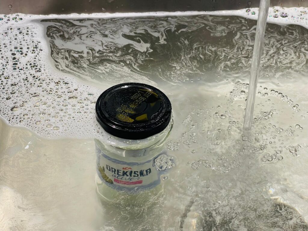 best way to remove labels from jars