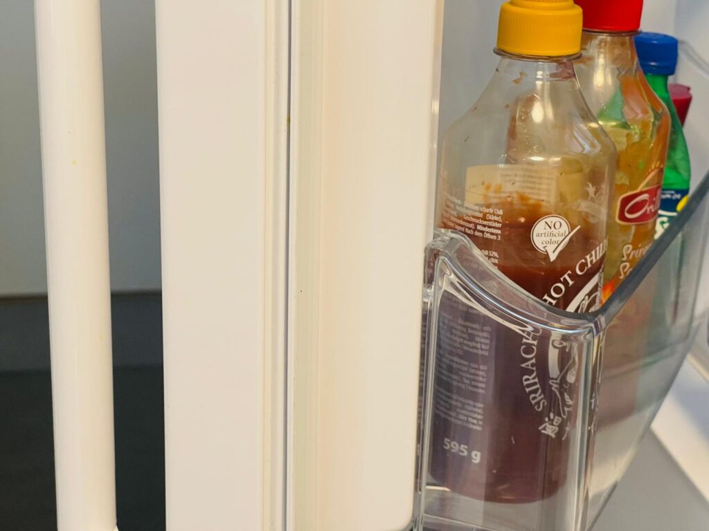 how to clean a fridge door