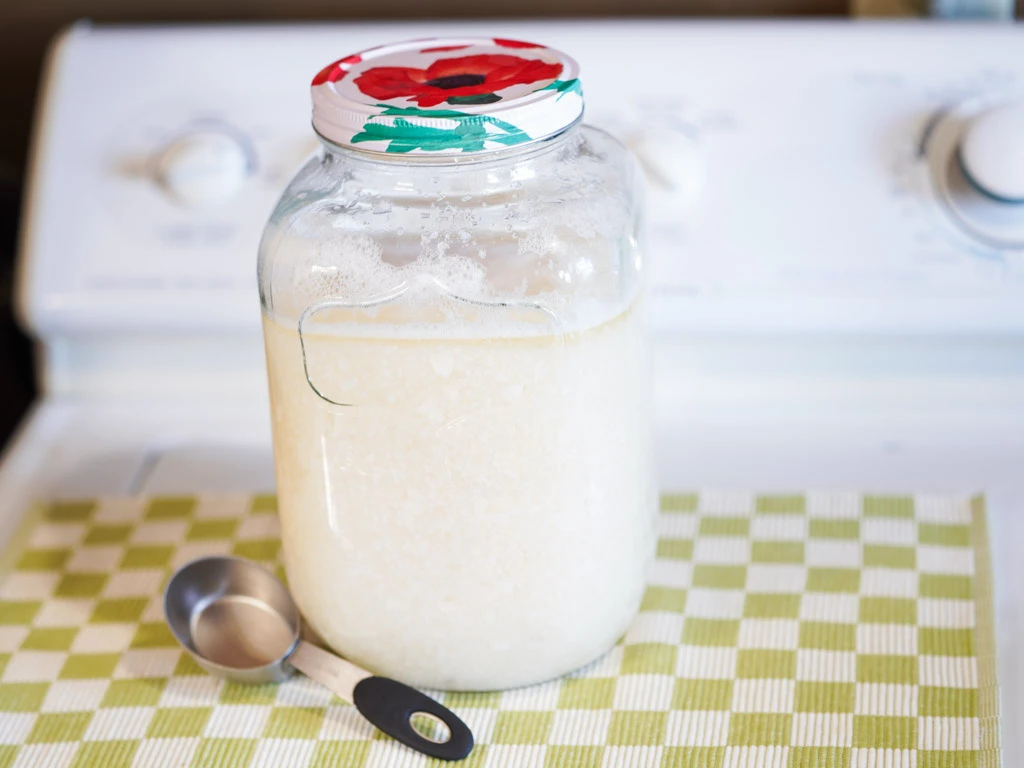 Homemade Liquid Laundry Detergent Recipe: Easy, Non-Toxic & Super Affordable