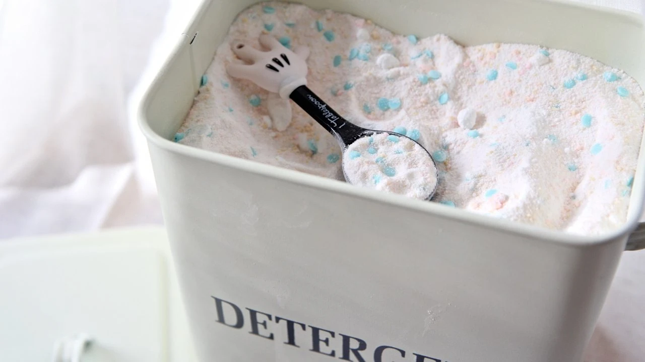 Homemade Laundry Detergent Powder Recipe: Cheap, Safe & Powerful DIY Cleaner