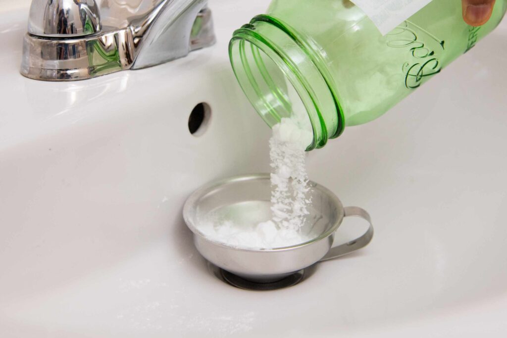 How to Use Baking Soda and Vinegar as a Drain Cleaner